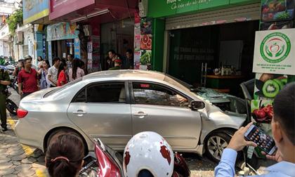 tai nạn giao thông, phụ nữ lái xe, tai nạn giày cao gót, Mai Dịch, Hà Nội