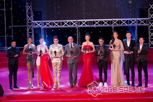 Á hậu Lý San Nghi, sao việt