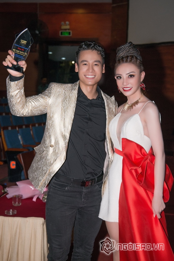 Á hậu Lý San Nghi, sao việt