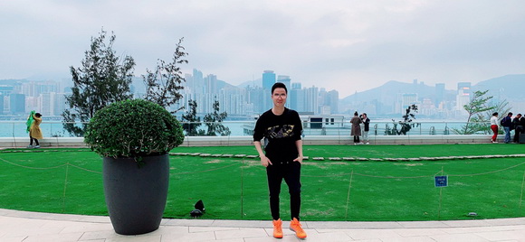 nhat-tinh-anh-164-32-ngoisao.vn-w580-h268 2 Nhật Tinh Anh, Du lịch Hong Kong