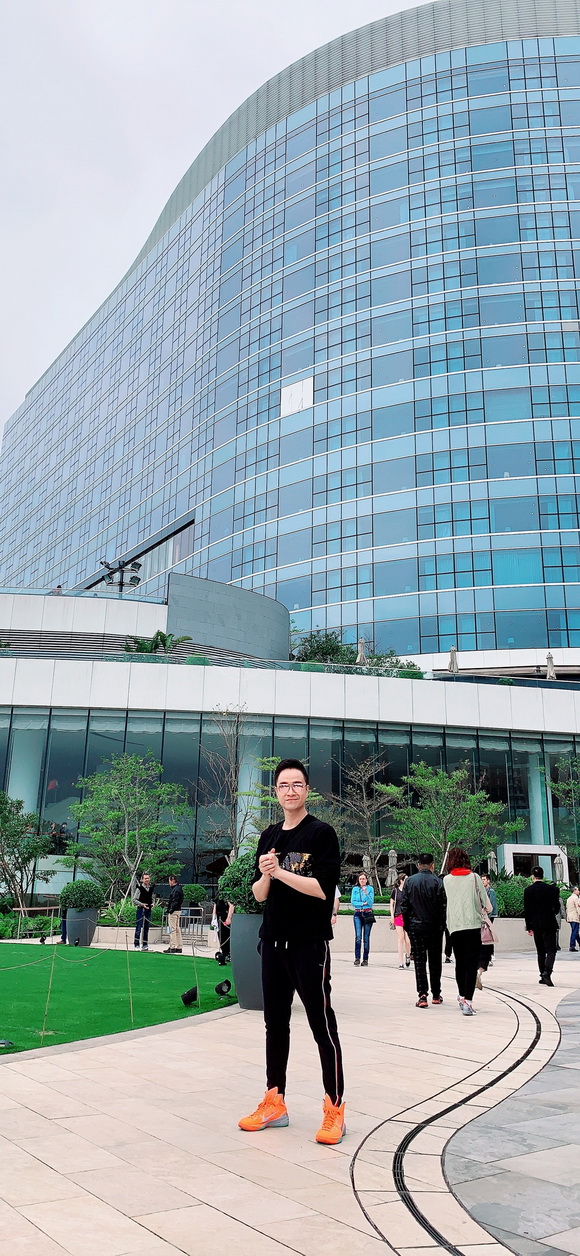 nhat-tinh-anh-164-33-ngoisao.vn-w580-h1256 1 Nhật Tinh Anh, Du lịch Hong Kong