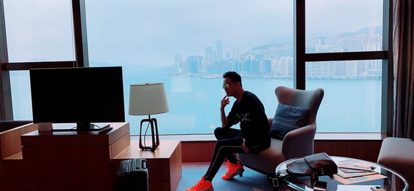 nhat-tinh-anh-164-35-ngoisao.vn-w580-h268 0 Nhật Tinh Anh, Du lịch Hong Kong