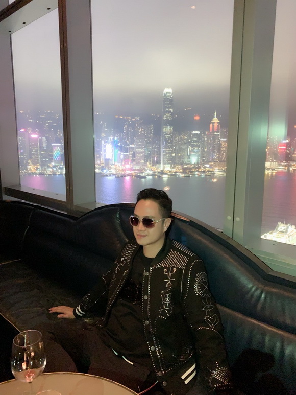 nhat-tinh-anh-164-4-ngoisao.vn-w580-h773 19 Nhật Tinh Anh, Du lịch Hong Kong