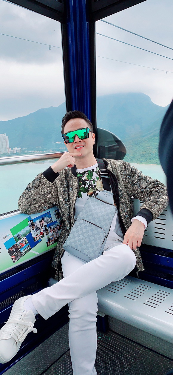 nhat-tinh-anh-164-9-ngoisao.vn-w580-h1256 14 Nhật Tinh Anh, Du lịch Hong Kong