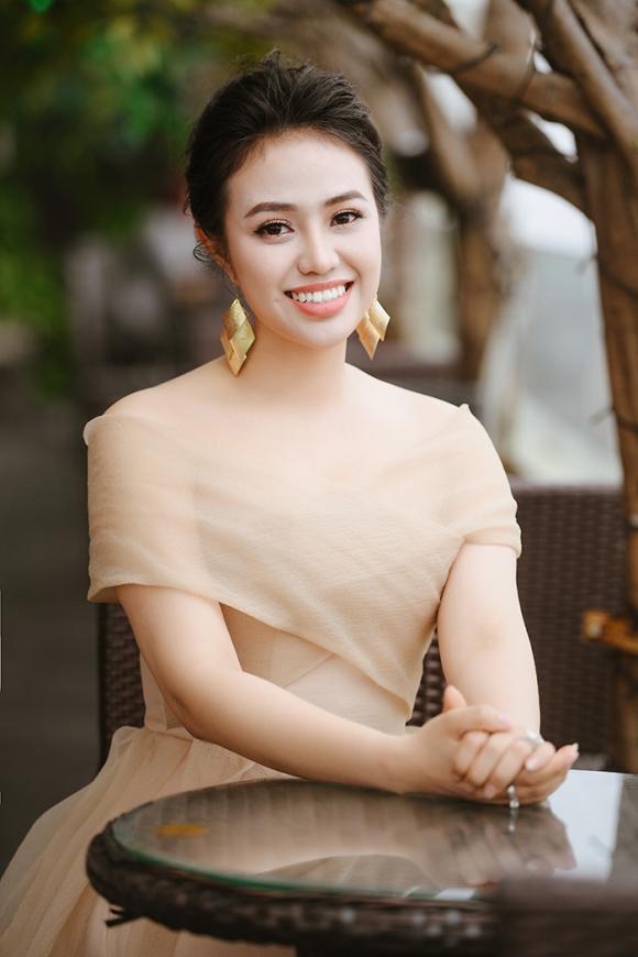 Sai Mai Lương Hải Yến xuất hiện rạng rỡ trước truyền thông 0 Sao mai 2019,quán quân sao mai 2019,ca sĩ lương hải yến
