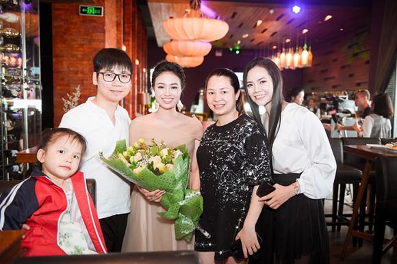 Sai Mai Lương Hải Yến xuất hiện rạng rỡ trước truyền thông 6 Sao mai 2019,quán quân sao mai 2019,ca sĩ lương hải yến