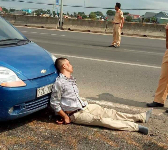 CSGT,  tài xế, tâm thần, xe bán tải, Bà Rịa - Vũng Tàu
