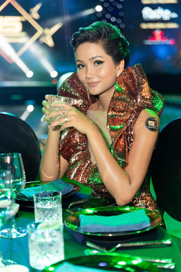 h'hen niê, Miss Universe 2018, sao việt