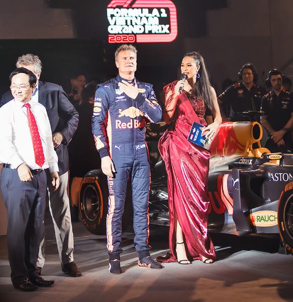 Siêu mẫu phương mai,tay đua huyền thoại David Coulthard,sao việt