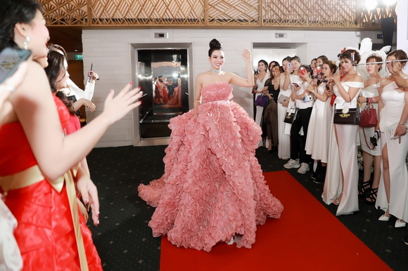 Top White Best Awards of The Year 2019, Hoa hậu doanh nhân Cao Thị Thùy Dung, mỹ phẩm cao cấp Top White