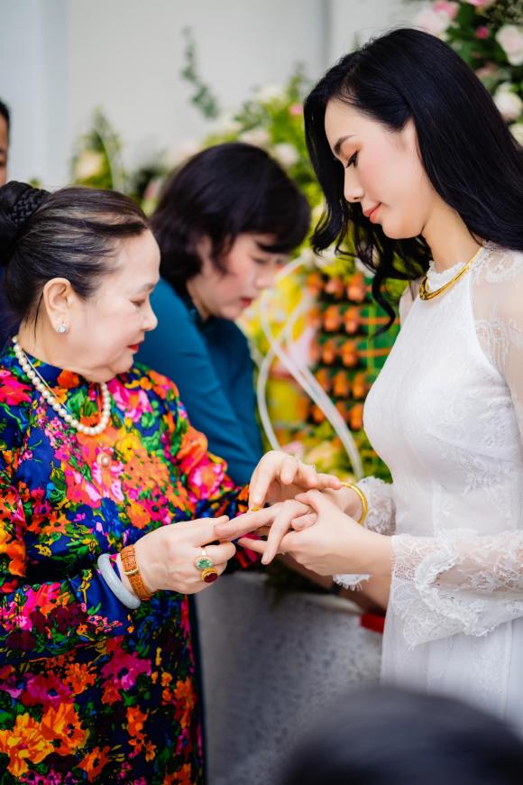 ca sĩ bản sao Hồ Ngọc Hà đính hôn với bạn trai bí mật,Trương Kiều Diễm,sao Việt