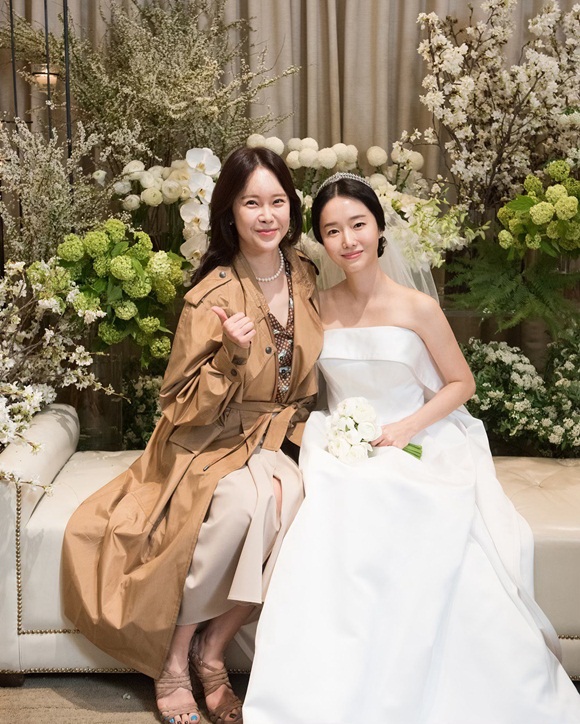 Go So Young, Son Ye Jin, Sung Yuri, sao Hàn