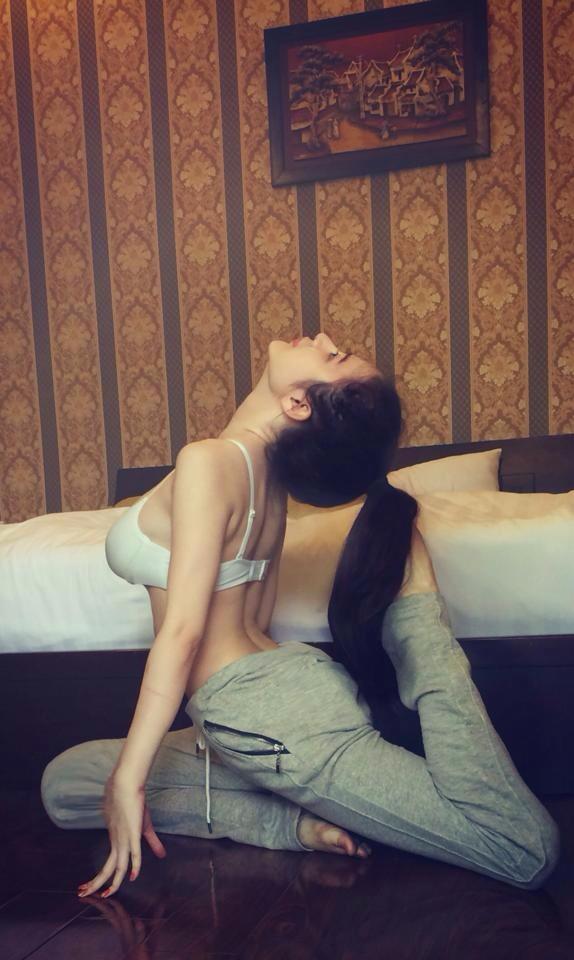 Sao nữ showbiz việt,mỹ nhân vbiz nóng bỏng,sao nữ vbiz tập yoga,sao việt
