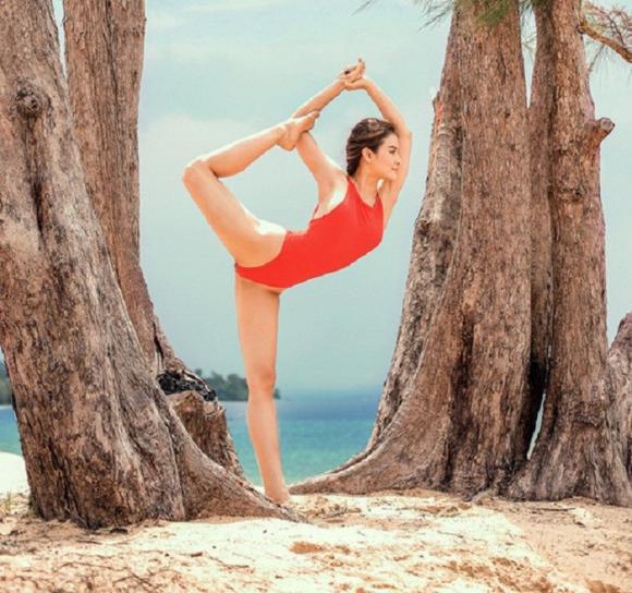 Sao nữ showbiz việt,mỹ nhân vbiz nóng bỏng,sao nữ vbiz tập yoga,sao việt