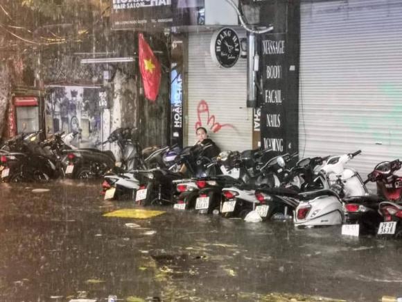 Hà Nội, Ngập lụt, Mưa to, Kỳ nghỉ lễ 30/4