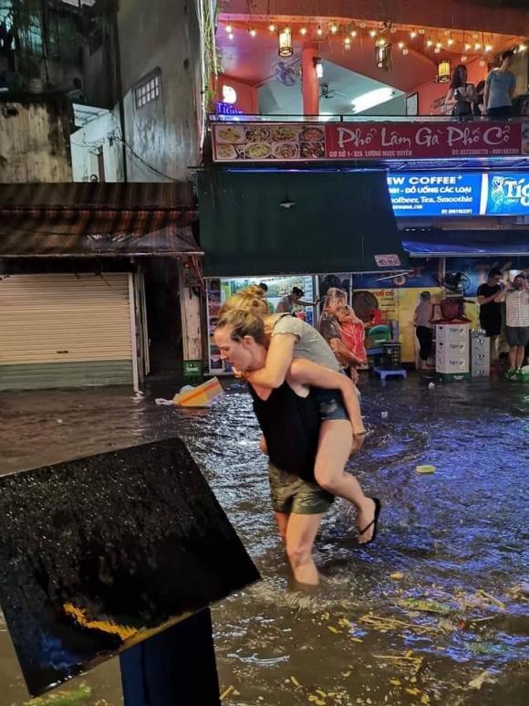 Hà Nội, Ngập lụt, Mưa to, Kỳ nghỉ lễ 30/4