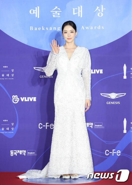 thảm đỏ Baeksang, suzy, iu, honey lee, kim hye soo, sao han