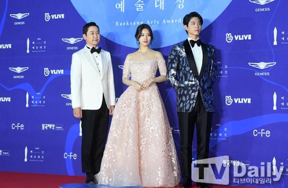 thảm đỏ Baeksang, suzy, iu, honey lee, kim hye soo, sao han