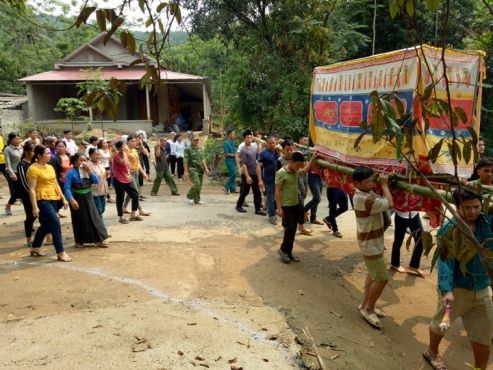 Vào trường học đâm 6 cô trò, Đâm chết học sinh, Giết người