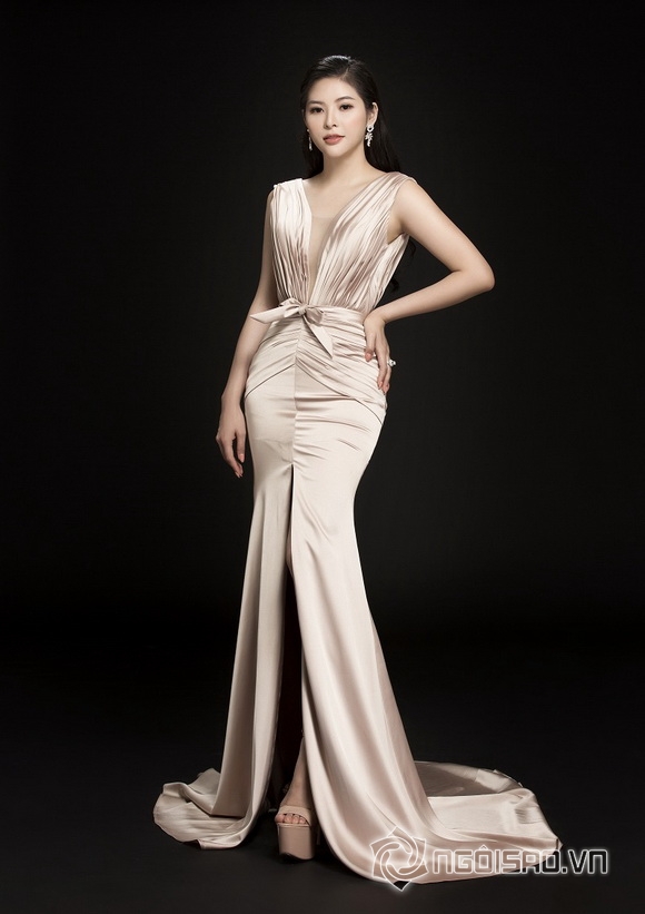 Á hậu Hoàng Dung, Sao Việt