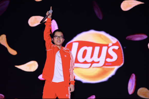 Lay’s – Snack Khoai Tây Số 1* Thế Giới, Á hậu Hoàng Oanh, Ngô Kiến Huy, Chi Pu, Jun Vũ