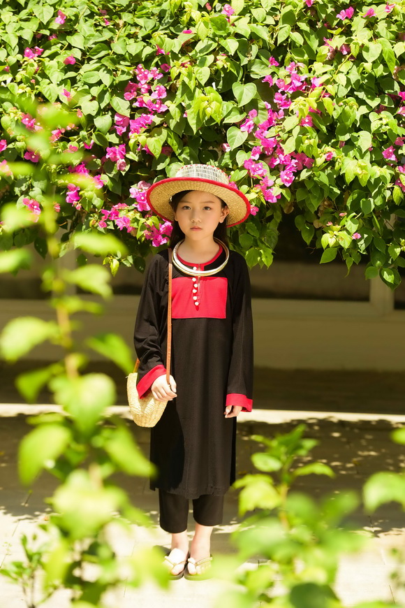 bao-uyen-115-5-ngoisao.vn-w580-h870 5 mẫu nhí Bảo Uyên, Học trò Xuân Lan, NTK Sĩ Hoàng