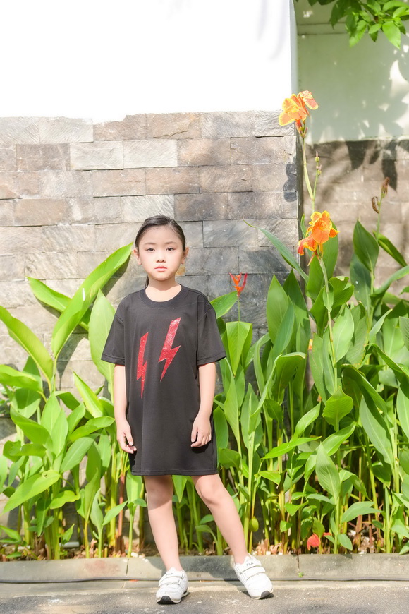 bao-uyen-115-6-ngoisao.vn-w580-h870 4 mẫu nhí Bảo Uyên, Học trò Xuân Lan, NTK Sĩ Hoàng