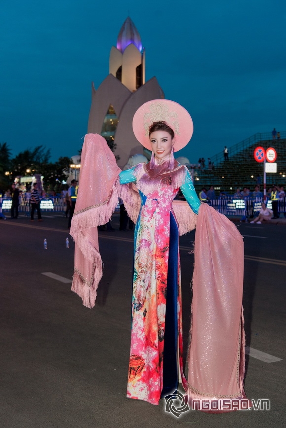 Á hậu Lý San Nghi, Festival biển Nha Trang, NTK Nhật Dũng