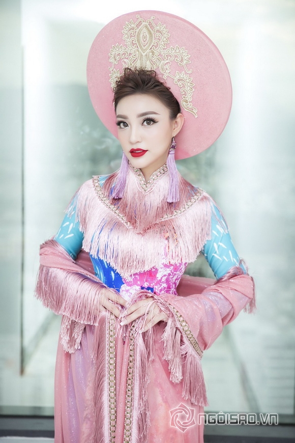 Á hậu Lý San Nghi, Festival biển Nha Trang, NTK Nhật Dũng