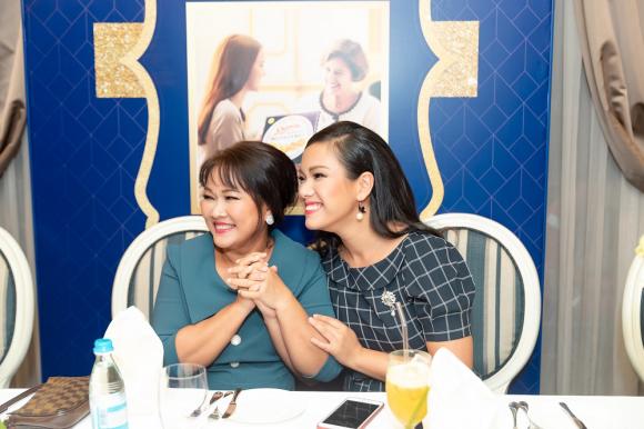 pic-2-ngoisao.vn-w1000-h666.jpg 0 Phương Vy, Danisa, Ngày của Mẹ