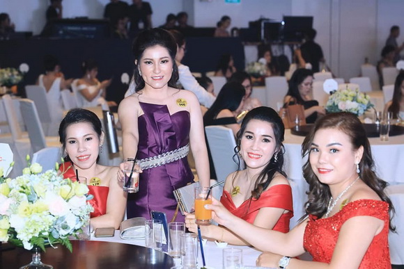 thuy-huynh-135-5-ngoisao.vn-w580-h387 3 Nguyễn Thị Thúy Huỳnh, Top White Best Awards Of The Year 2019, Mỹ phẩm Top White