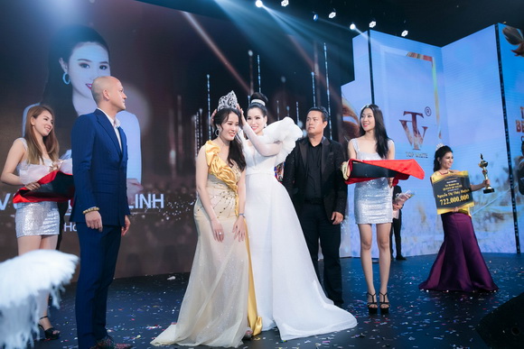 Nữ hoàng sales 2019, Vũ Thị Kim Linh, Top White Best Awards Of The Year 2019
