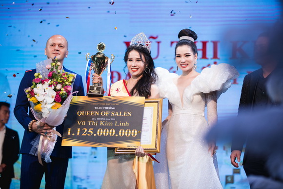 Nữ hoàng sales 2019, Vũ Thị Kim Linh, Top White Best Awards Of The Year 2019