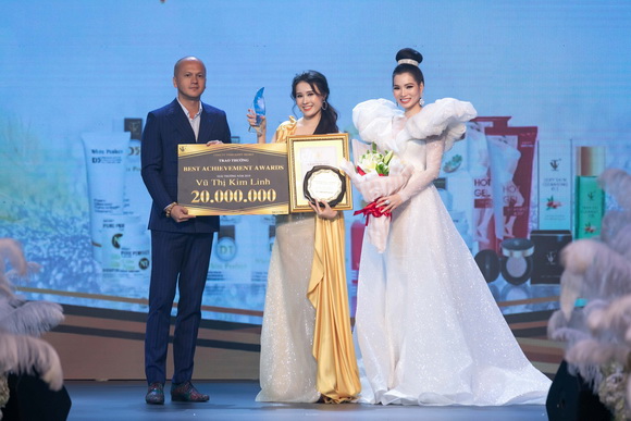 Nữ hoàng sales 2019, Vũ Thị Kim Linh, Top White Best Awards Of The Year 2019