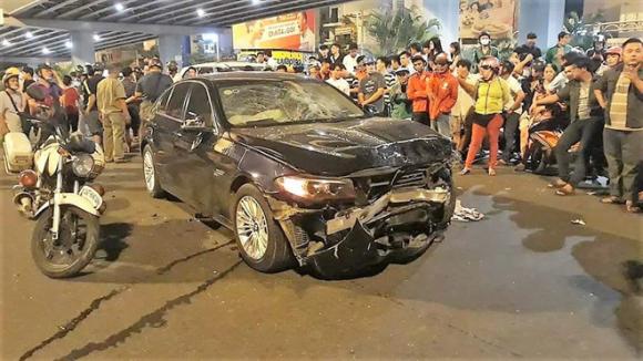 Xe BMW gây tai nạn ở Hàng Xanh, tai nạn giao thông, Tai nạn liên hoàn