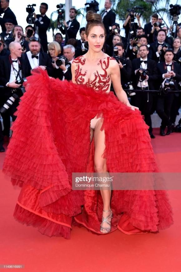 thảm đỏ LHP Cannes, hlv the face thái lan, hoa hậu thế giới 