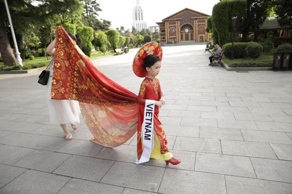  Hoa hậu Hoàn Vũ nhí, Bảo Anh, cô bé đăng quang Hoa hậu Hoàn Vũ nhí, Hoa hậu Hoàn Vũ nhí đón bằng xe dát vàng