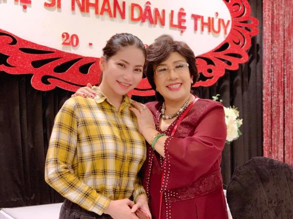 NSND Lệ Thủy, mai phương, sao việt