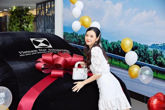 Midu, xế hộp của Midu, hot girl, xế hộp