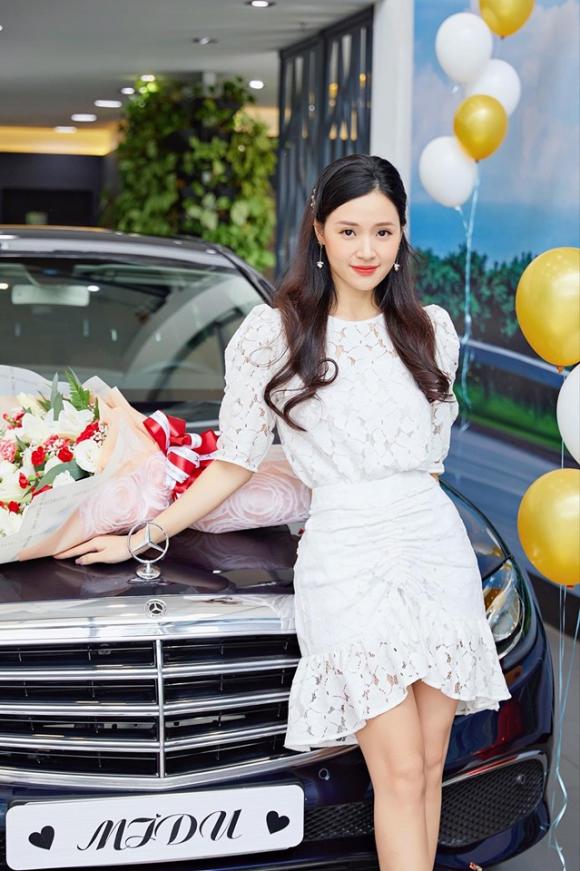 Midu, xế hộp của Midu, hot girl, xế hộp
