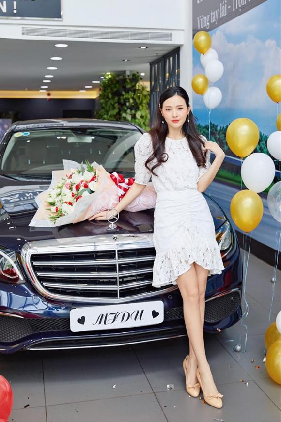 Midu, xế hộp của Midu, hot girl, xế hộp