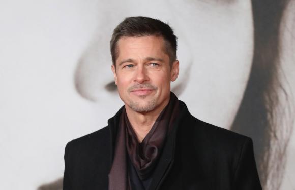 Trước 'Vợ ba', Hollywood còn có cô bé 12 tuổi gây tranh cãi, Brad Pitt bị chỉ trích vì hôn bạn diễn kém 18 tuổi 4 Tom Cruise,diễn viên Brad Pitt,phim Interview with the Vampire,Natalie Portman,The Professional,Jean Reno,Gary Oldman