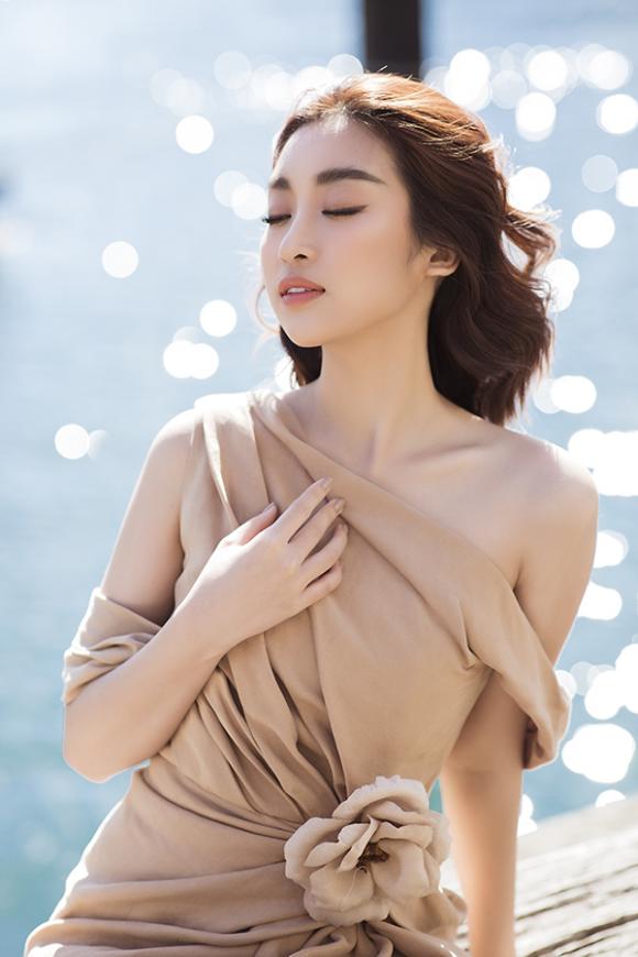 Hoa hậu Đỗ Mỹ Linh, hoa hậu Trần Tiểu Vy, sao Việt
