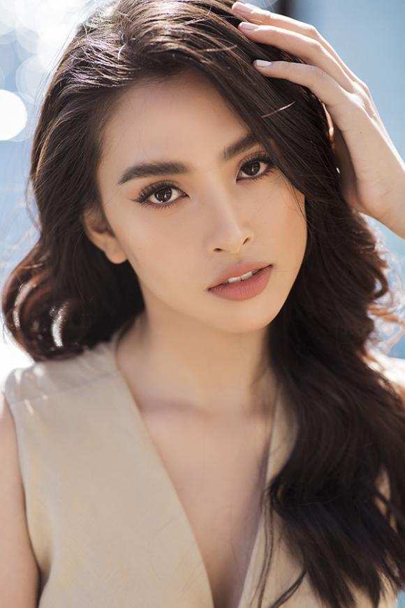 Hoa hậu Đỗ Mỹ Linh, hoa hậu Trần Tiểu Vy, sao Việt
