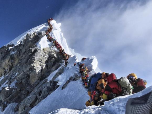 Đỉnh núi Everest, Nóc nhà thế giới, Xác chết trên đỉnh everest