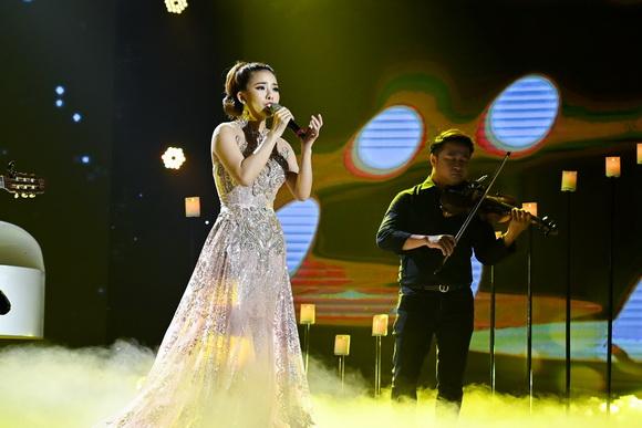 dan-chi-315-4-ngoisao.vn-w580-h387 6 Đan Chi, Hãy nghe tôi hát