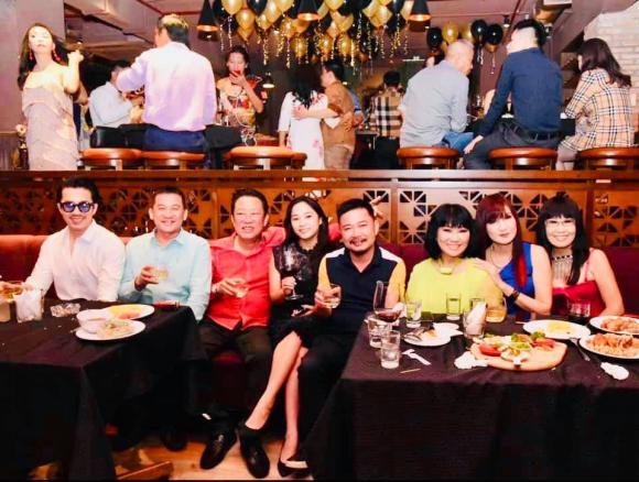 Cẩm Vân, Cẩm Vân Khắc Triệu, sao Việt
