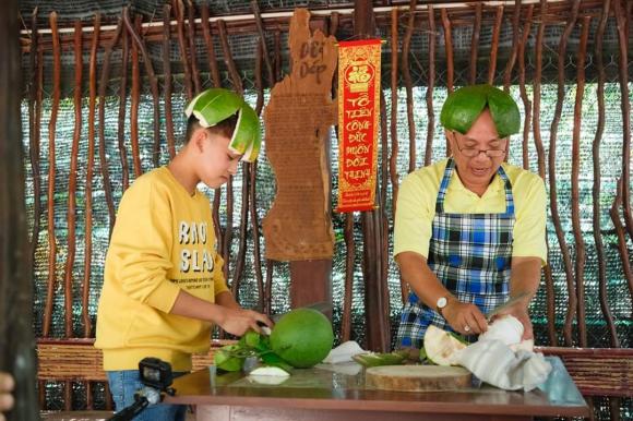 ca sĩ Hồ Văn Cường, con trai nuôi Phi Nhung, sao Việt.