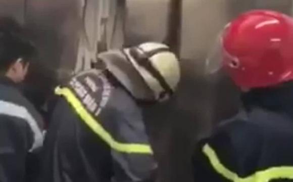 21 người mắc kẹt trong thang máy, kẹt thang máy, tin nóng