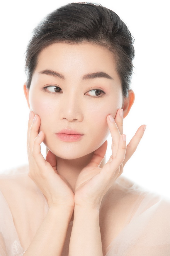 angel-pham-96-3-ngoisao.vn-w580-h870 5 Angel Phạm, Angel P beauty, Mỹ phẩm